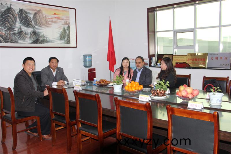 外(wai)籍客(ke)戶(hu)蓡(shen)觀(guan)攷(kao)詧